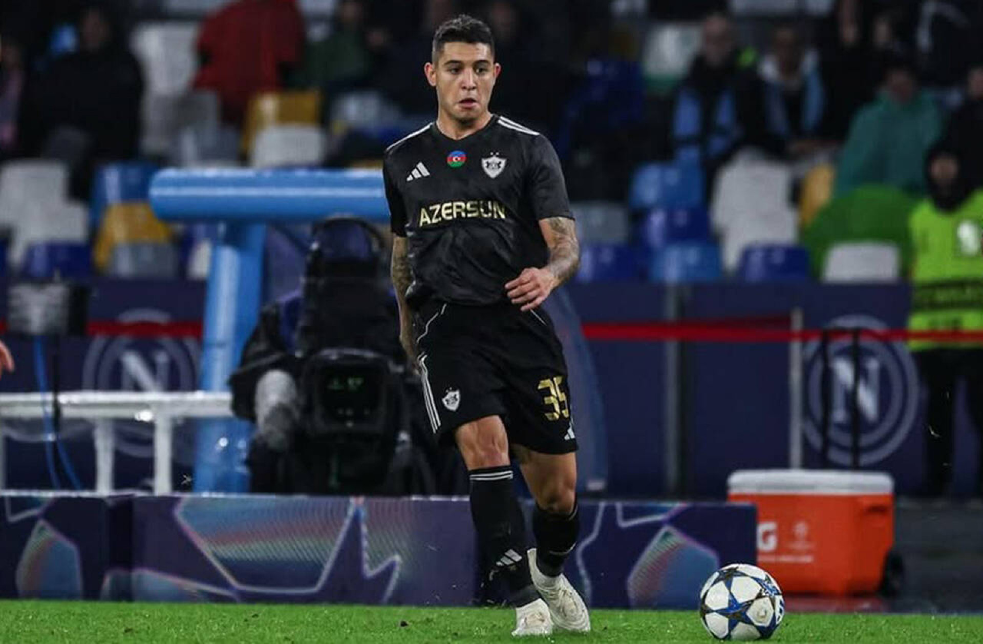 Botafogo também busca volante que atua na Série A do Brasileirão