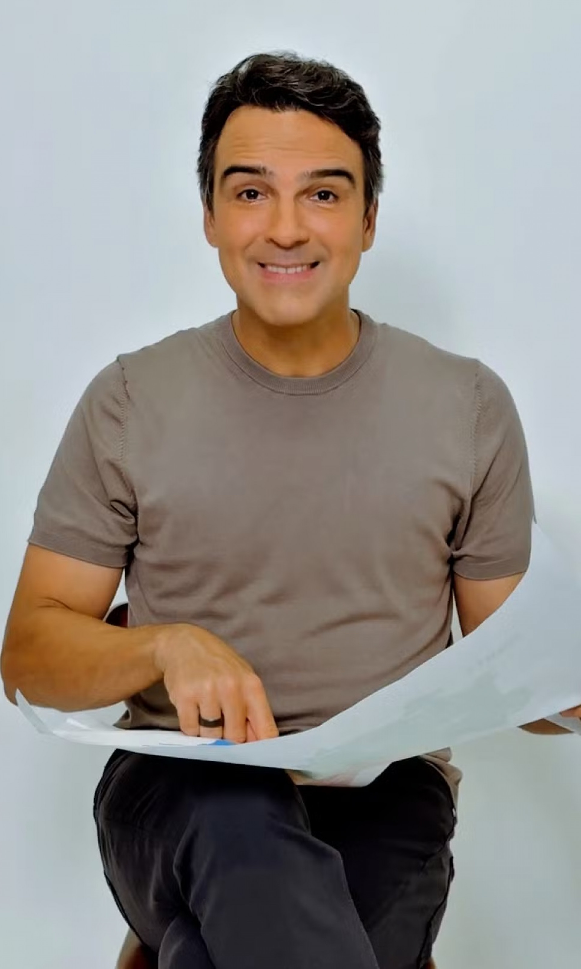 Tadeu Schmidt contou onde ficará uma das casas de vidro do 'BBB 26' - Reprodução/Instagram 