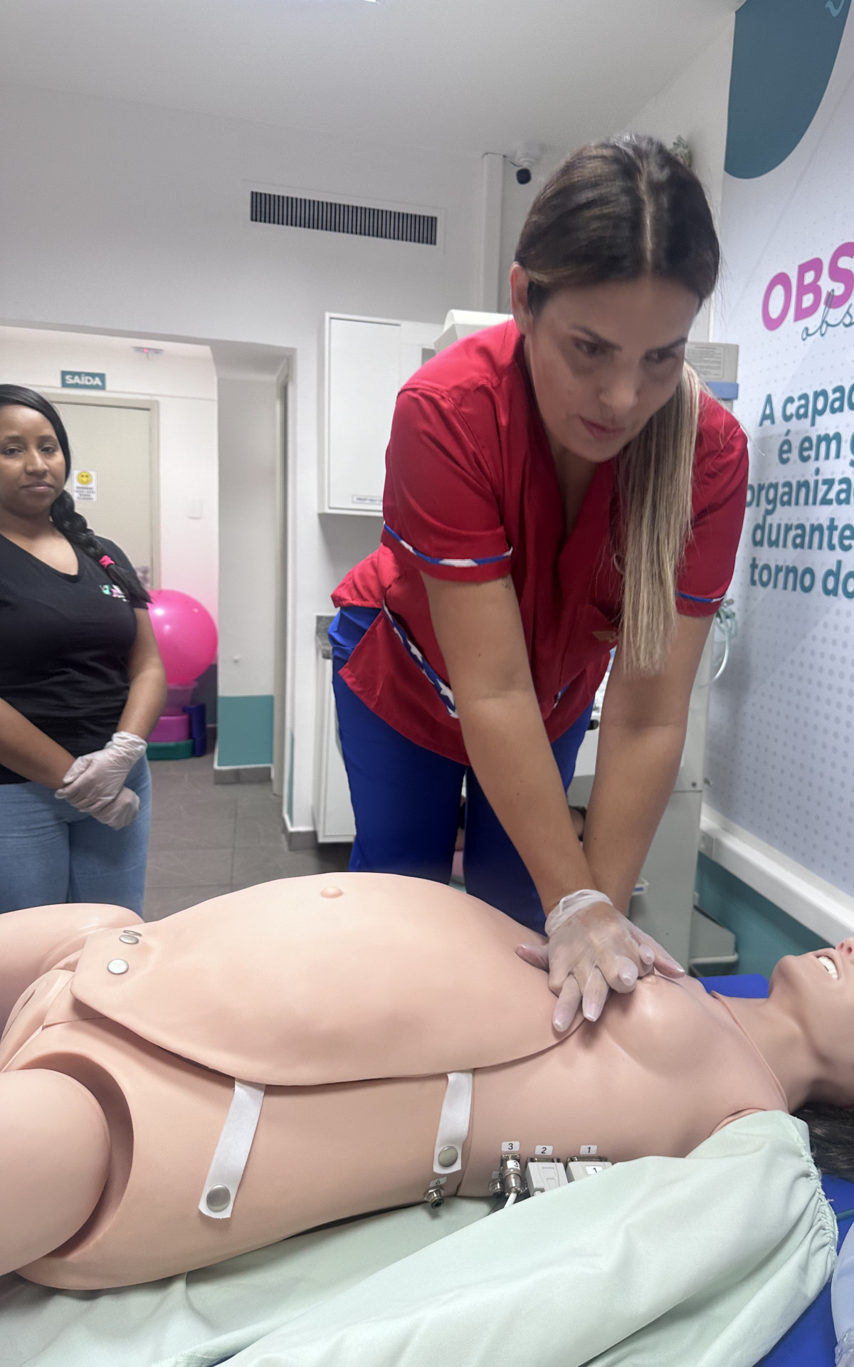 O curso técnico em Enfermagem é reconhecido pelo MEC e autorizado pela SEEDUC. Além dele, a instituição oferece cursos de curta duração na área da saúde, como especializações e qualificações e cursos livres, que emitem certificado de participação - Divulgação