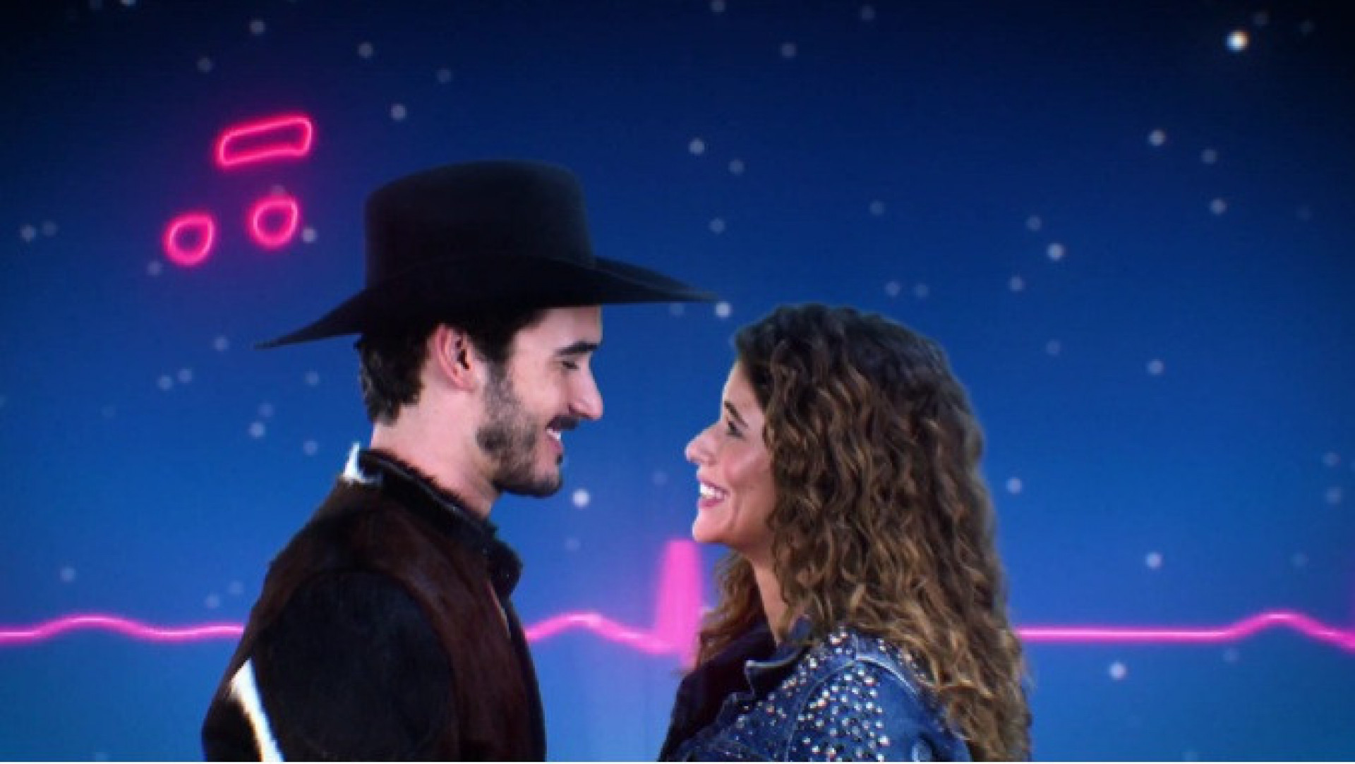 João Raul (Filipe Bragança) e Agrado Garcia (Isadora Cruz) - Reprodução / X