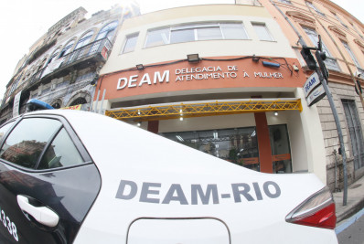 Homem é preso após ameaçar e perseguir a própria filha