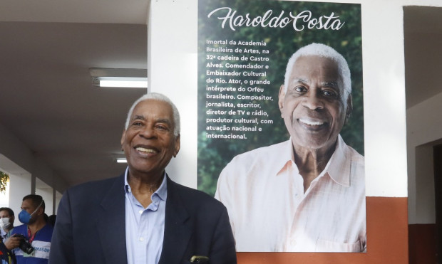 Morre Haroldo Costa, ícone do teatro, da literatura e do carnaval, aos 95 anos