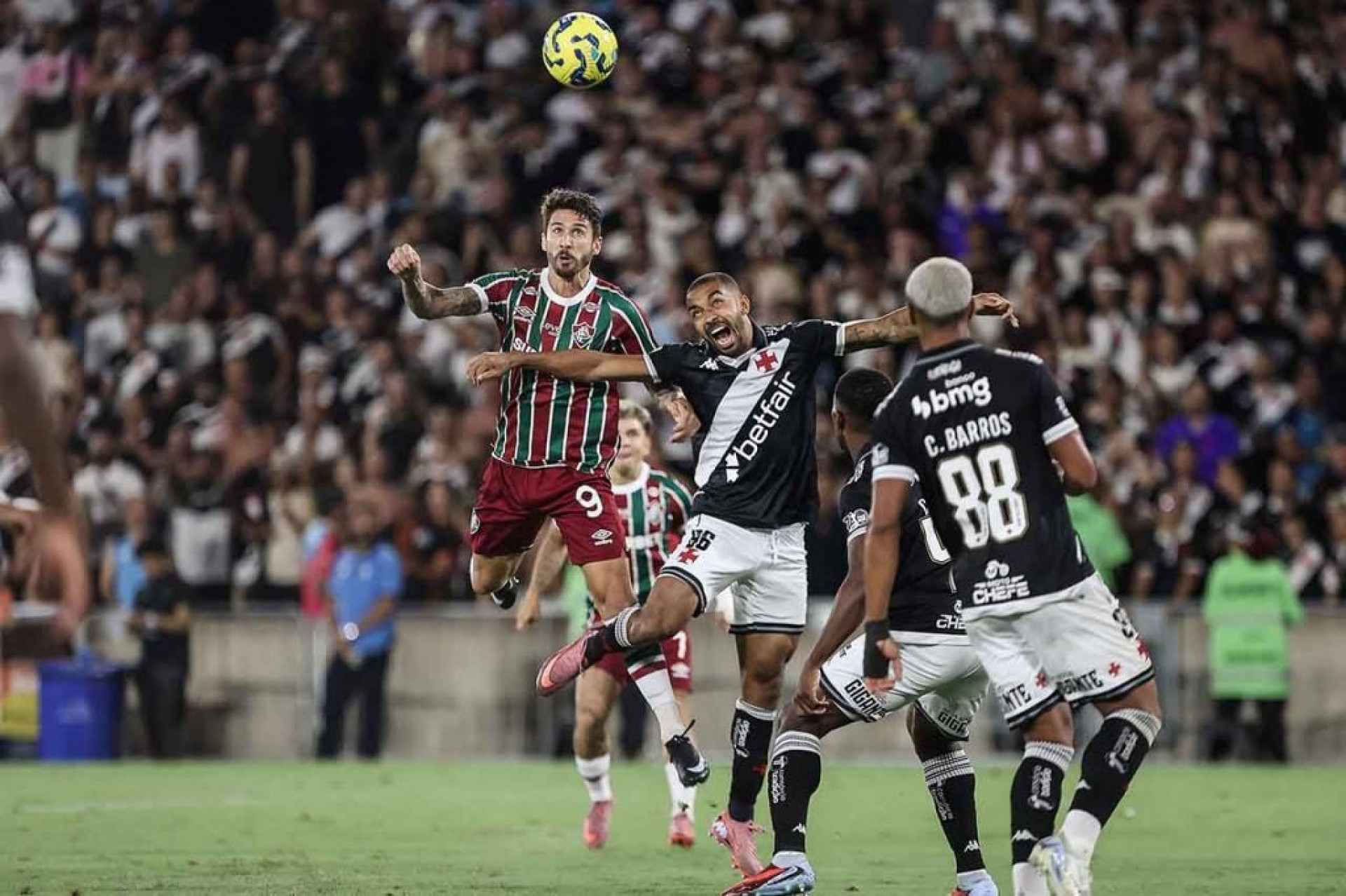 Falta de confiança de centroavantes desequilibra semifinal e liga alerta no Fluminense