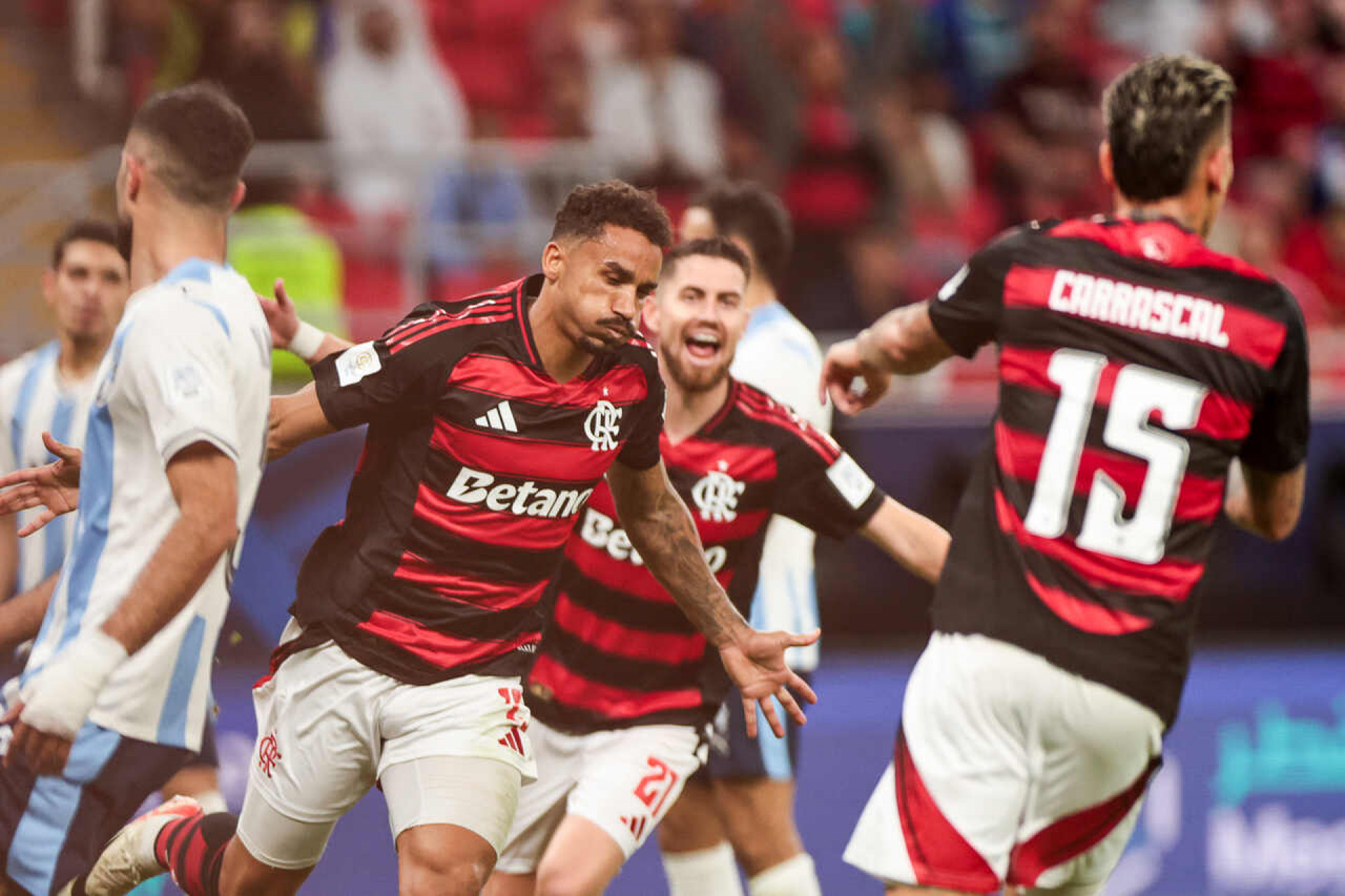 Flamengo bate o Pyramids e enfrenta PSG na final da Copa Intercontinental