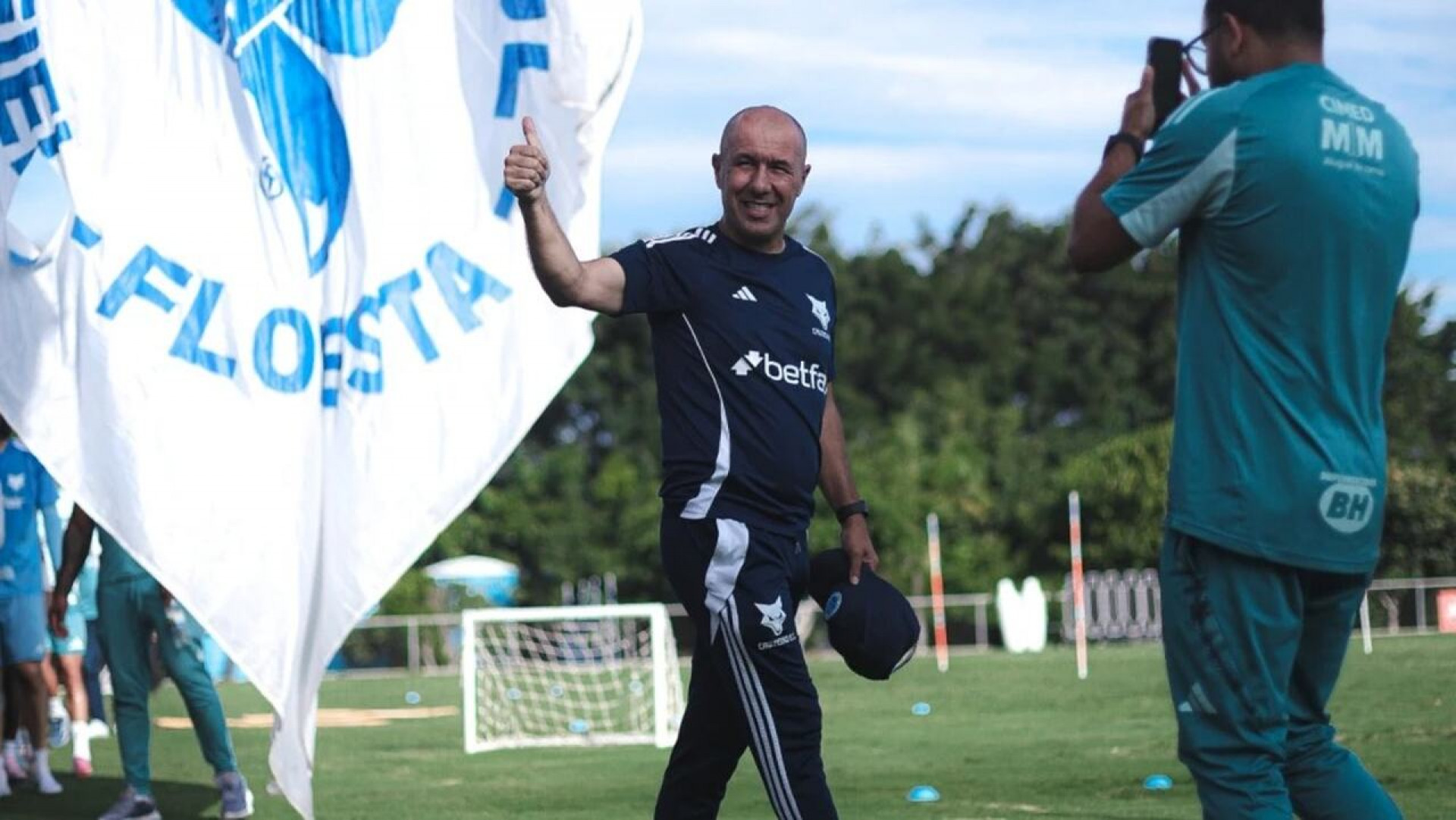 Jardim exalta apoio da torcida do Cruzeiro antes da semifinal da Copa do Brasil