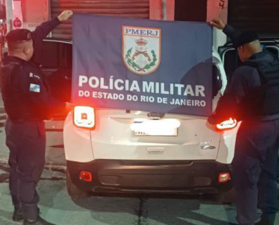 PM recupera carro roubado após confronto em São Gonçalo