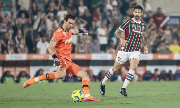 Léo Jardim brilha nos pênaltis, Vasco elimina o Fluminense e está na final da Copa do Brasil
