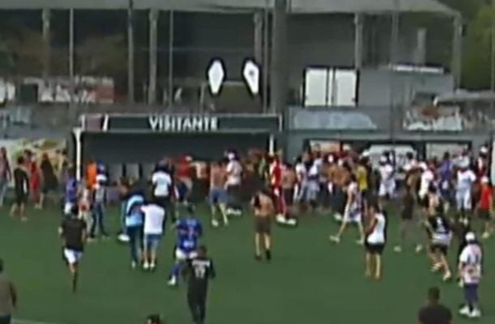 Veja o v&iacute;deo: Decis&atilde;o da Ta&ccedil;a Paran&aacute; tem briga e jogadores feridos