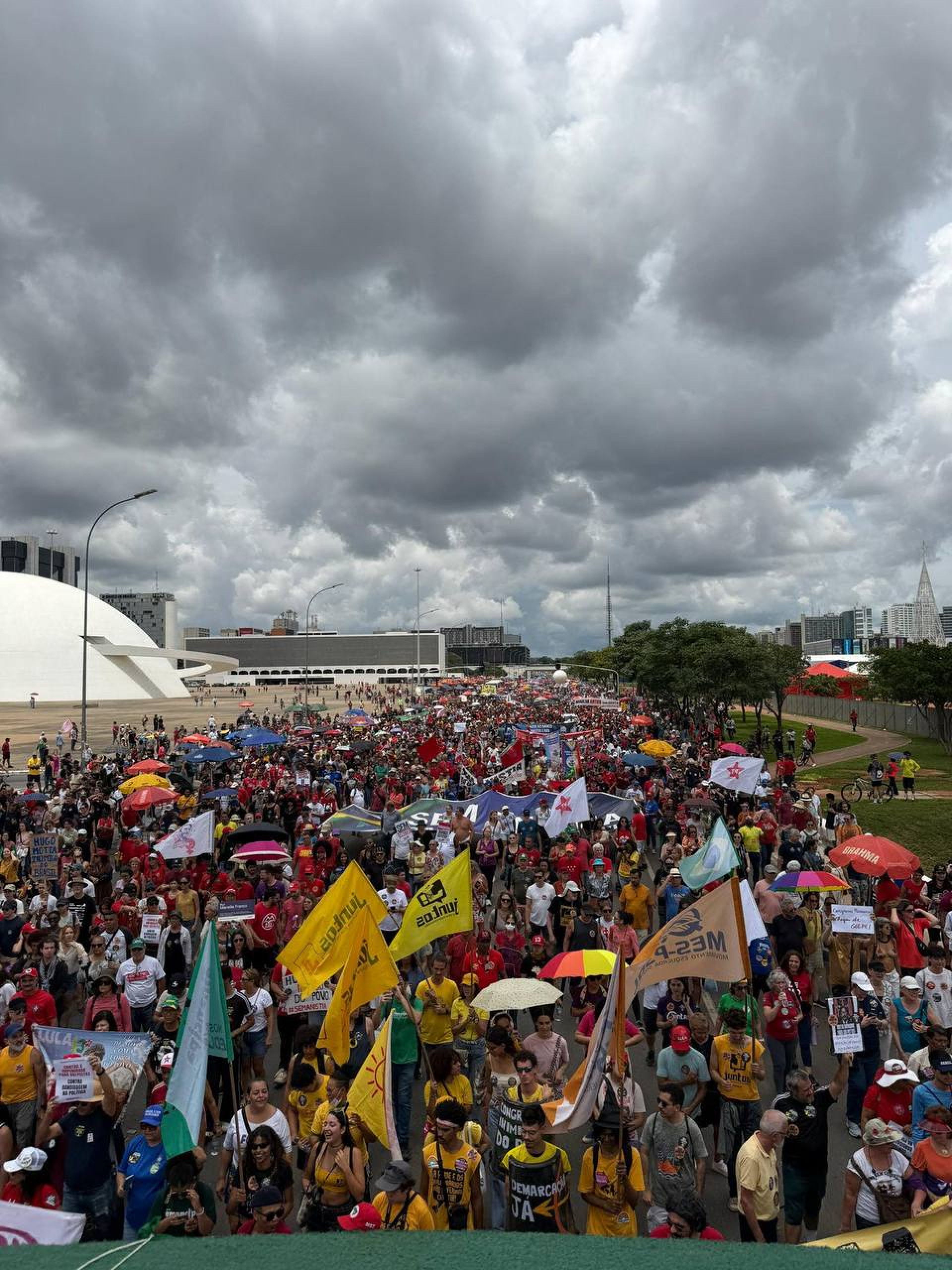 Manifestantes saíram às ruas em várias cidade do Brasil - Reprodução/ redes sociais