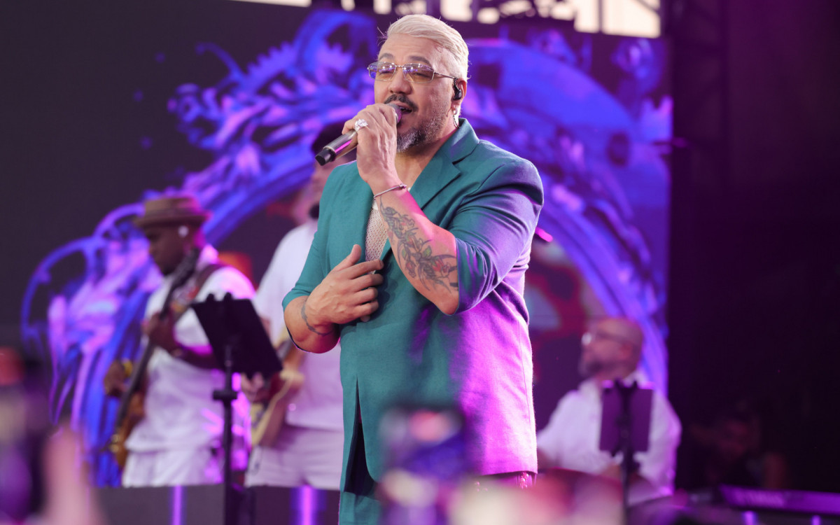 Belo grava DVD em navio temático - Reprodução/Lucas Ramos/Brazil News