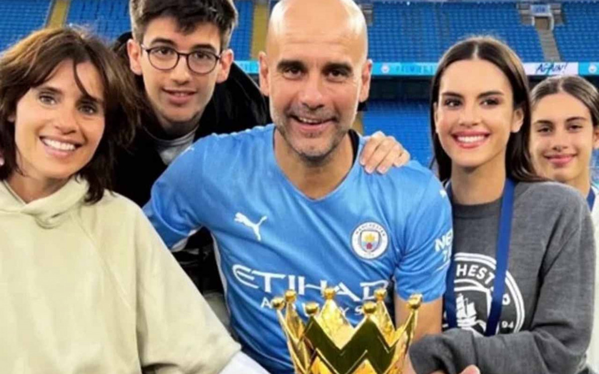 Jornal ingl&ecirc;s cita sa&iacute;da definitiva de esposa ap&oacute;s Guardiola n&atilde;o cumprir promessa