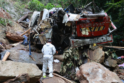 Acidente de ônibus escolar deixa mais de dez mortos na Colômbia