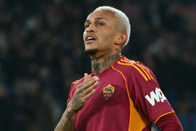 Com gol de Wesley, Roma vence Como e se aproxima da liderança no Italiano