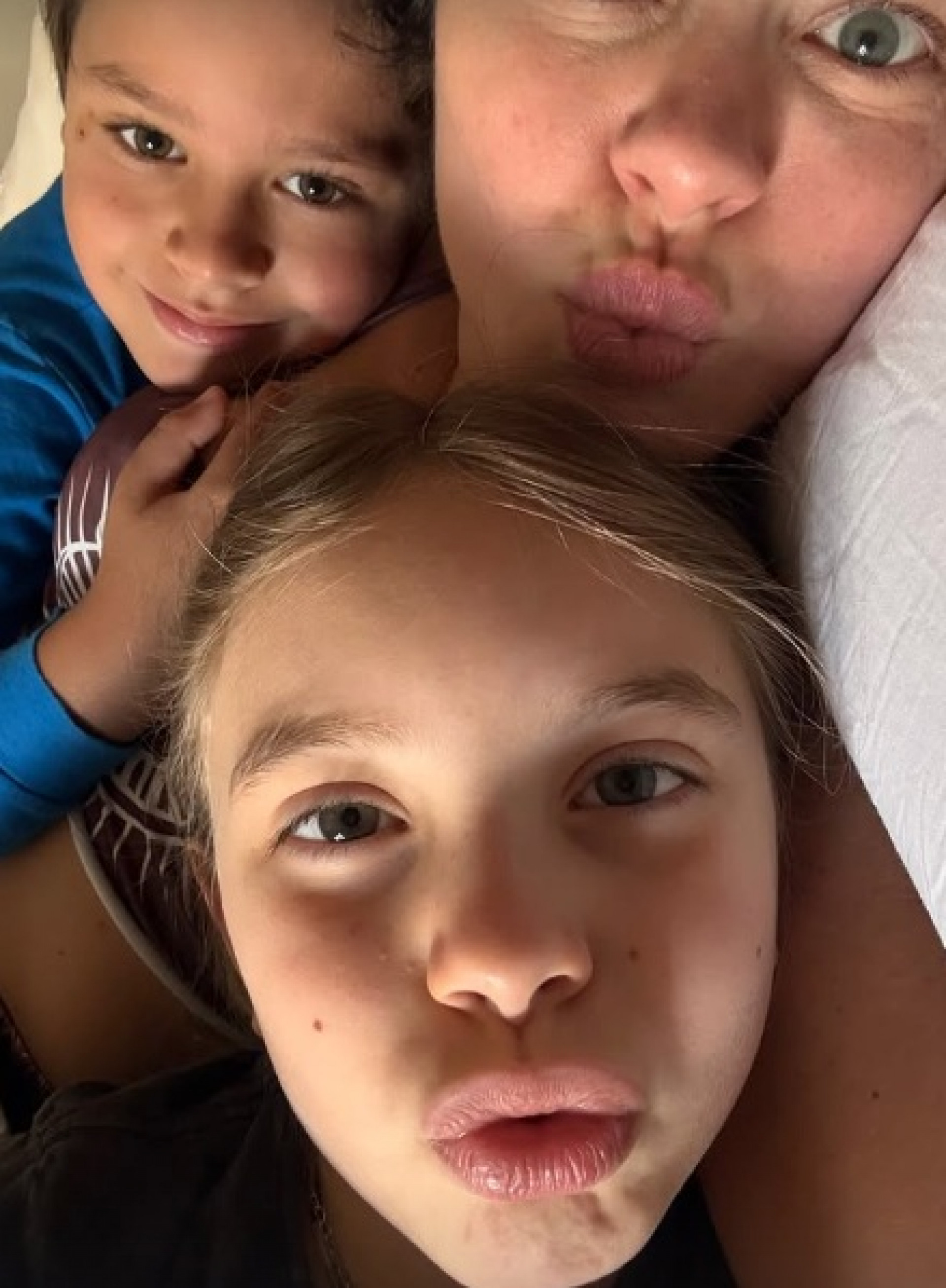 Mari Bridi com os filhos Aurora e Valentim - Reprodução / Instagram