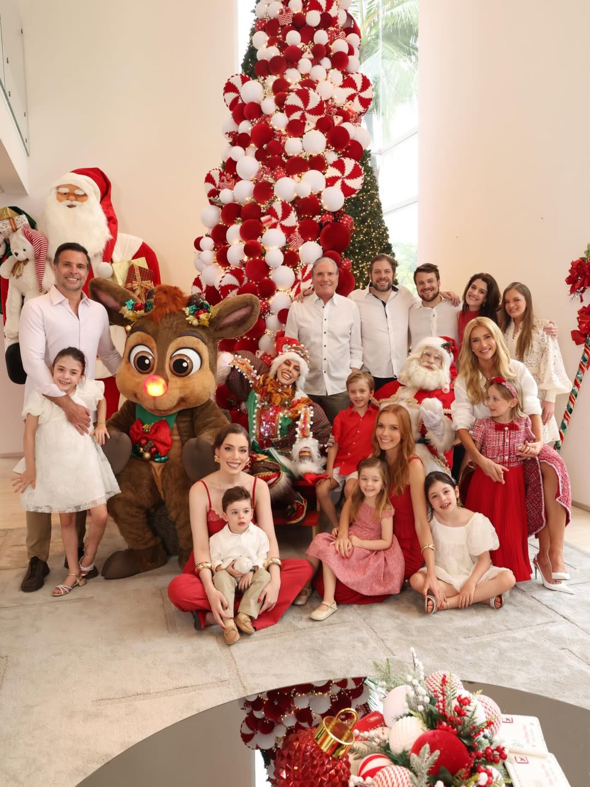 Ana Paula Siebert e Roberto Justus comemoram Natal com festa antecipada - Reprodução / Instagram