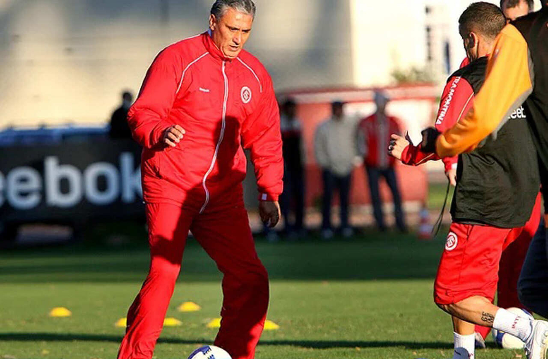 Tentativa do Internacional em convencer Tite de um acerto envolve longo contrato