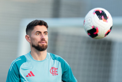 Jorginho segue se recuperando de lesão e está fora do jogo contra Madureira