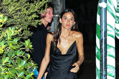 Bruna Marquezine e Shawn Mendes curtem noite juntinhos