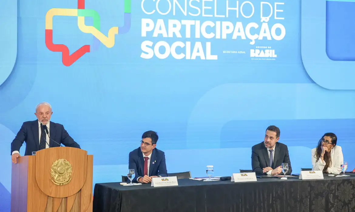 Lula: 'Enfrentamento à violência contra mulher é prioridade na agenda'