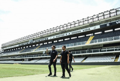 Empresa visita estádios para a implementação do impedimento semiautomático