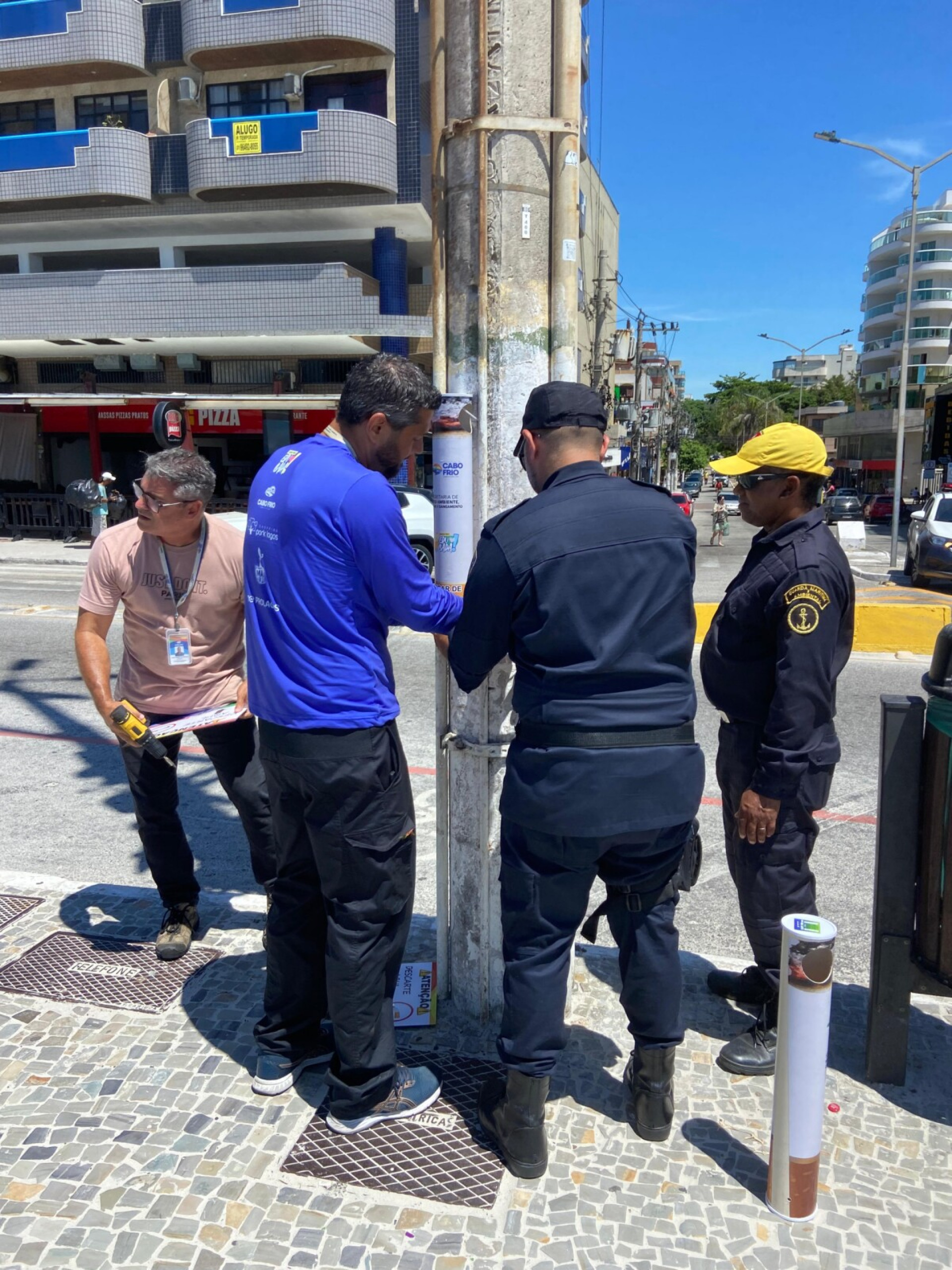 Instalação de bituqueiras nas praias - Ascom