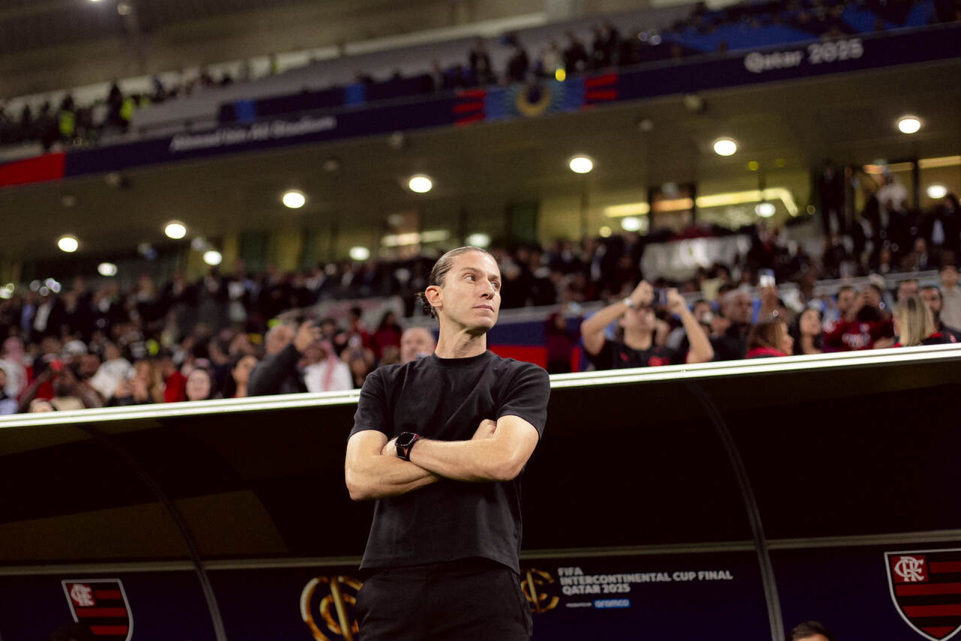 Filipe Lu&iacute;s exalta time do PSG: “De admirar”