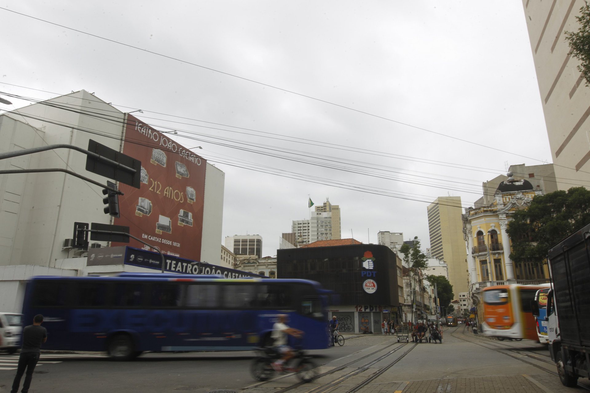 Movimentação no Centro do Rio de Janeiro, nesta quarta-feira (17). - Reginaldo Pimenta/Agência O Dia