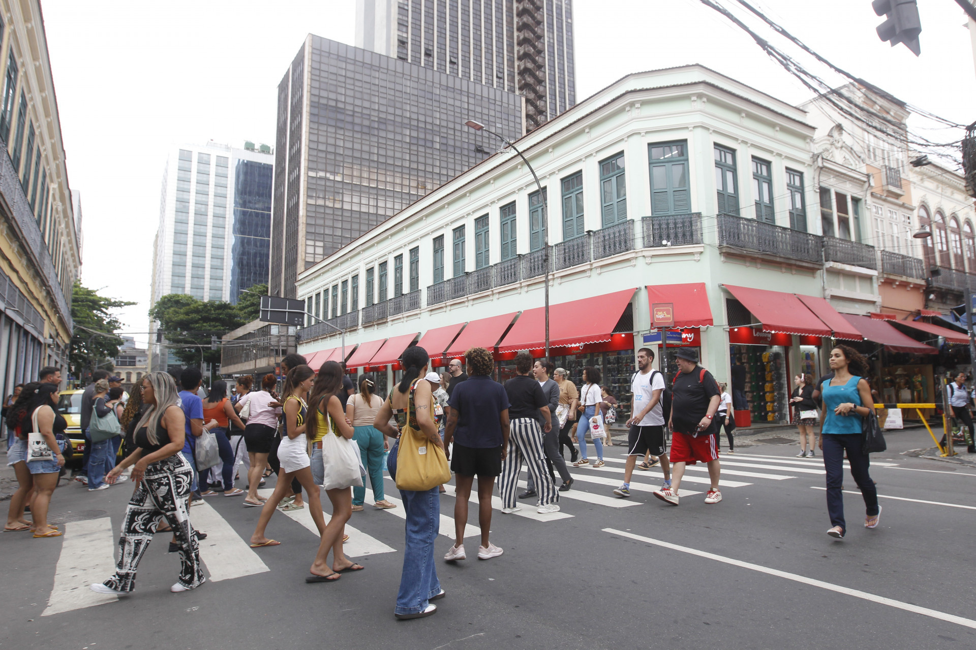 Movimentação no Centro do Rio de Janeiro, nesta quarta-feira (17). - Reginaldo Pimenta/Agência O Dia