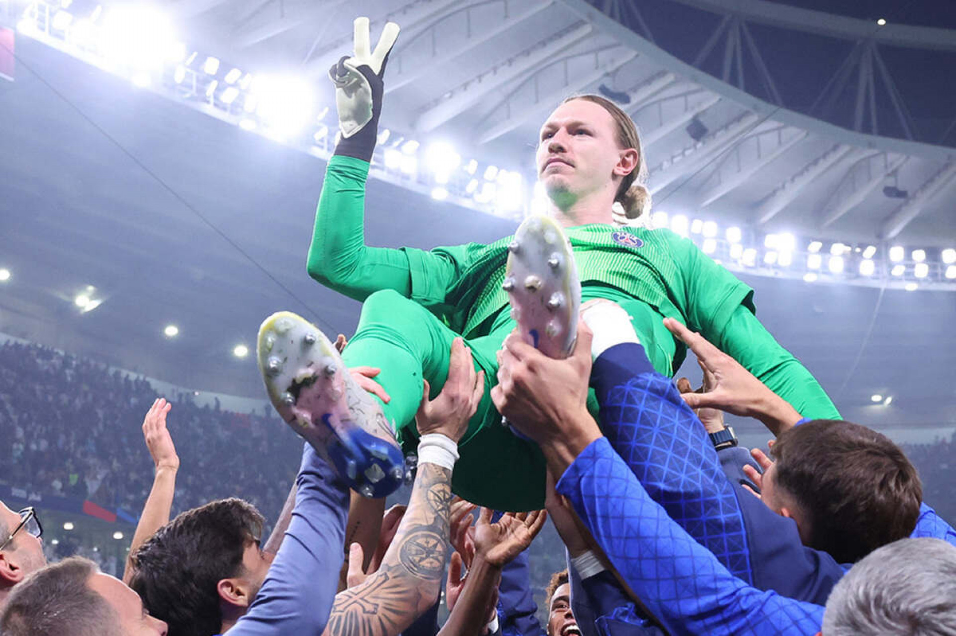 Safonov vira protagonista e d&aacute; ao PSG o t&iacute;tulo in&eacute;dito do Intercontinental