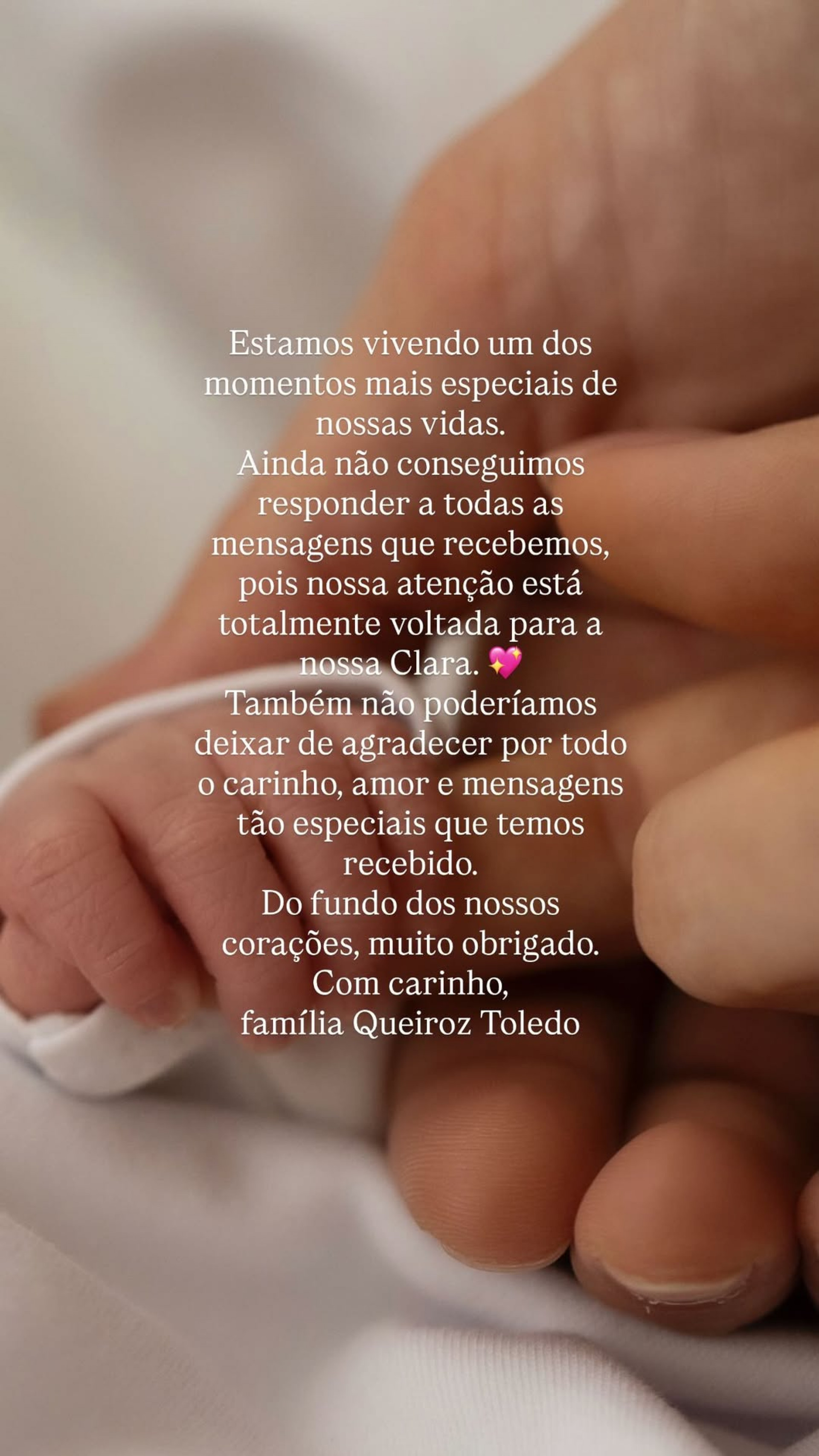 Camila Queiroz agradeceu mensagens de carinho após nascimento da filha  - Reprodução/Instagram 