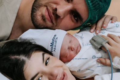 Ex-Chiquitita Carolina Chamberlain anuncia nascimento da primeira filha