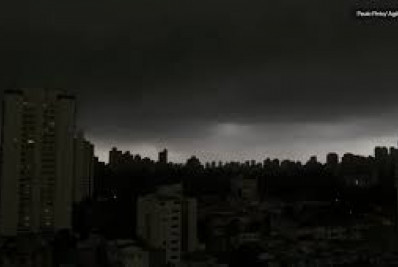 Enel cria problemas e deixa edificio no Jardim Icaraí sem luz