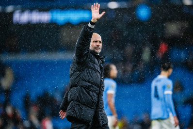 Guardiola cobra melhora coletiva do City e minimiza seca de gols de Haaland