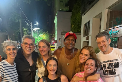 Luís Miranda reúne Ingrid Guimarães, Claudia Abreu e Heloisa Périssé em álbum especial de aniversário