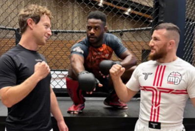 Zuckerberg toma tapa na cara de ex-campeão do UFC durante treino e vídeo viraliza