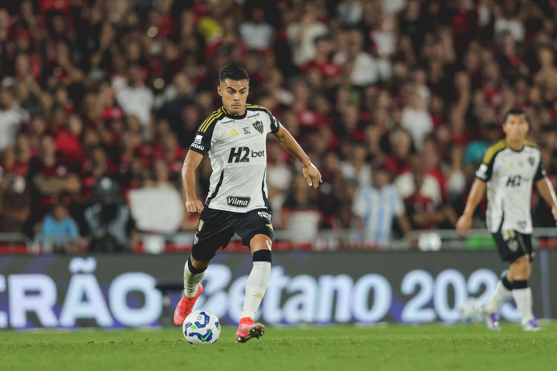 Atl&eacute;tico aceita ofertas de River Plate (ARG) e Tigres (MEX) por Fausto Vera