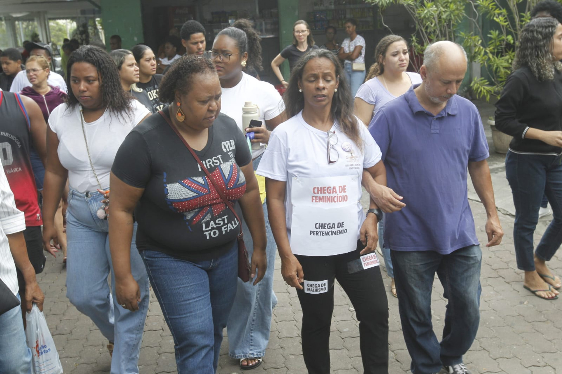 Familiares e amigos se despediram de Júlia Benette Rodrigues no Cemitério de Irajá - Reginaldo Pimenta / Agência O Dia