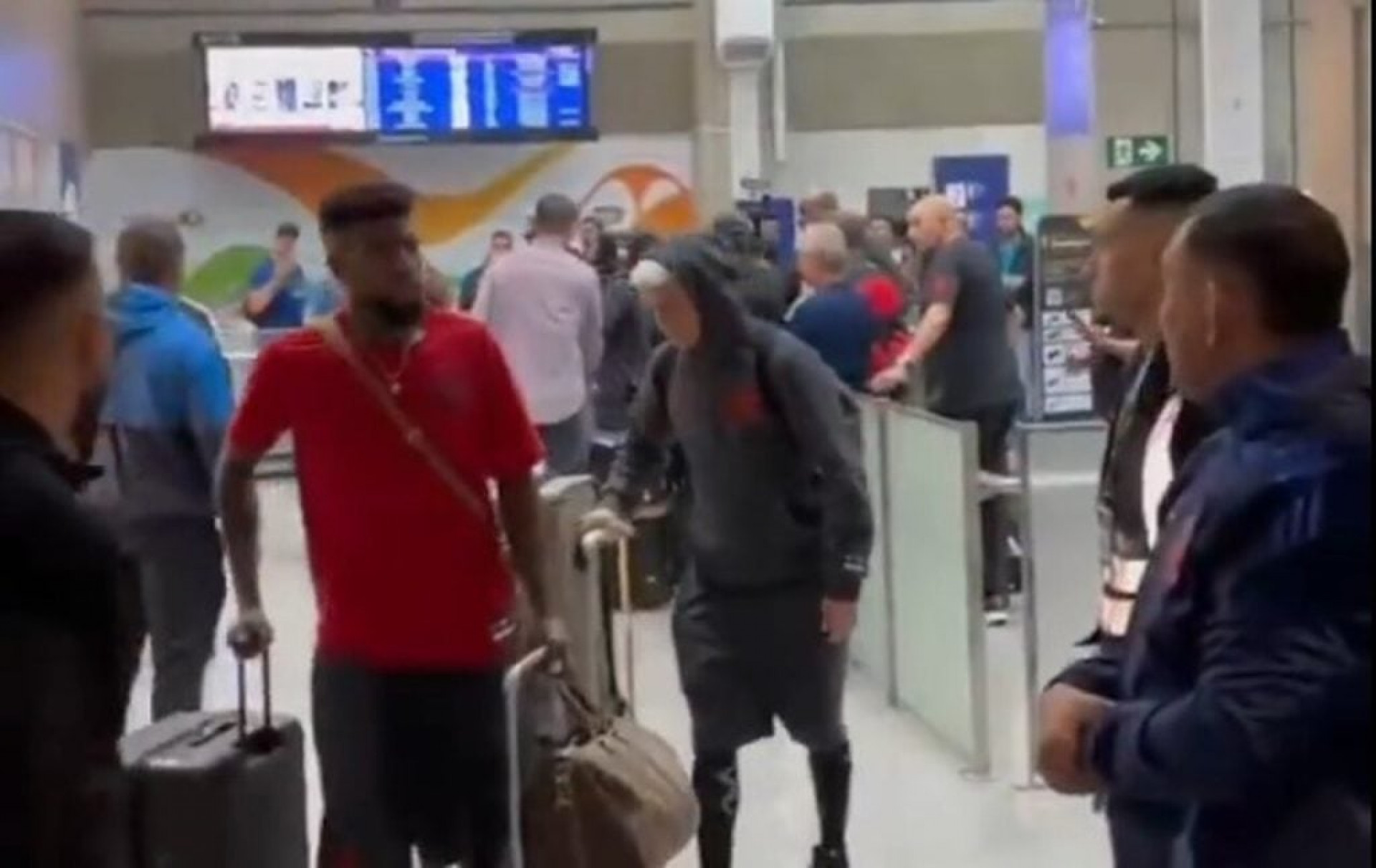 Flamengo desembarca no Rio ap&oacute;s disputa do Intercontinental