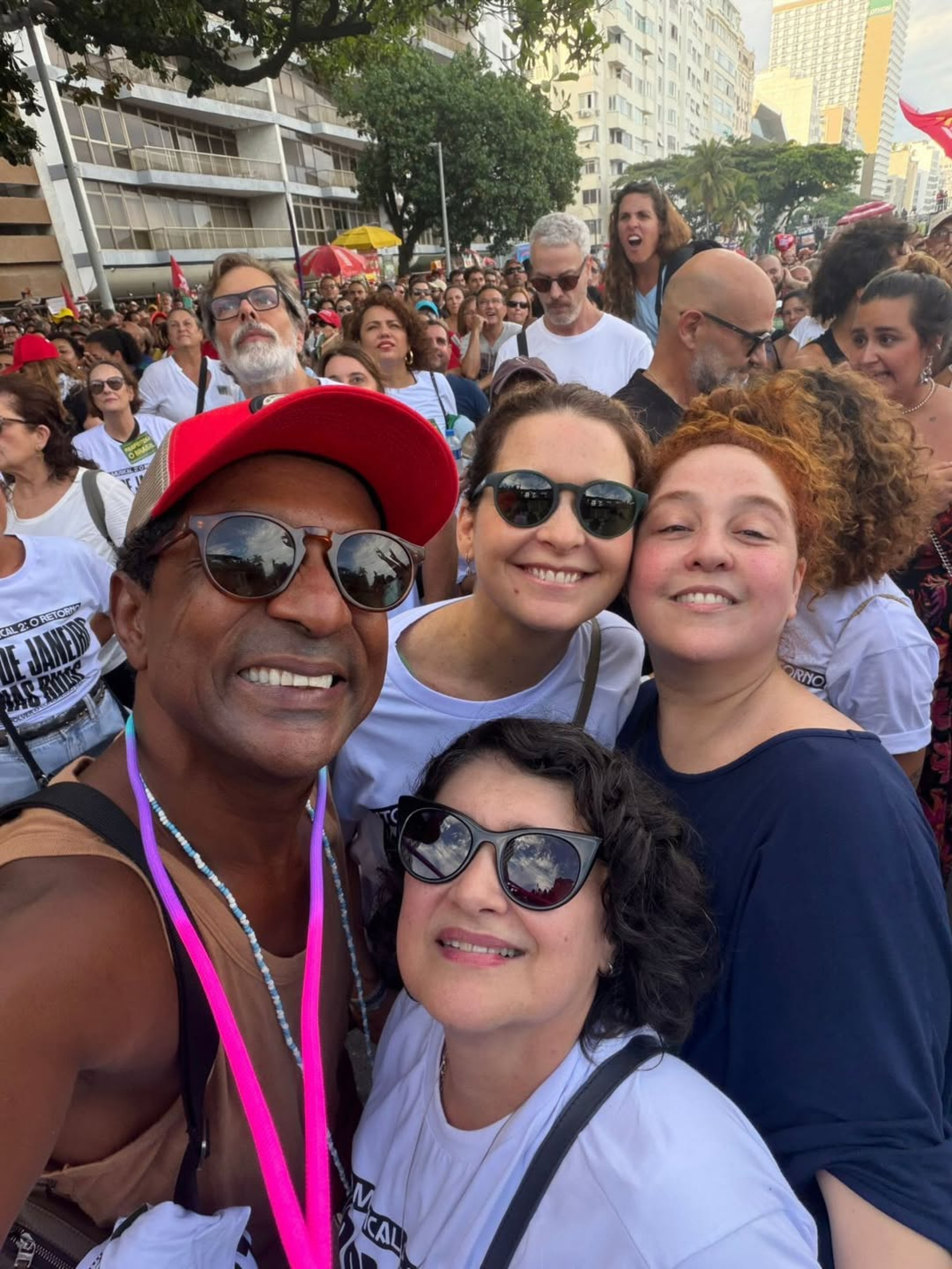 Luís Miranda abre álbum da semana ao lado de outros famosos - Reprodução / Instagram