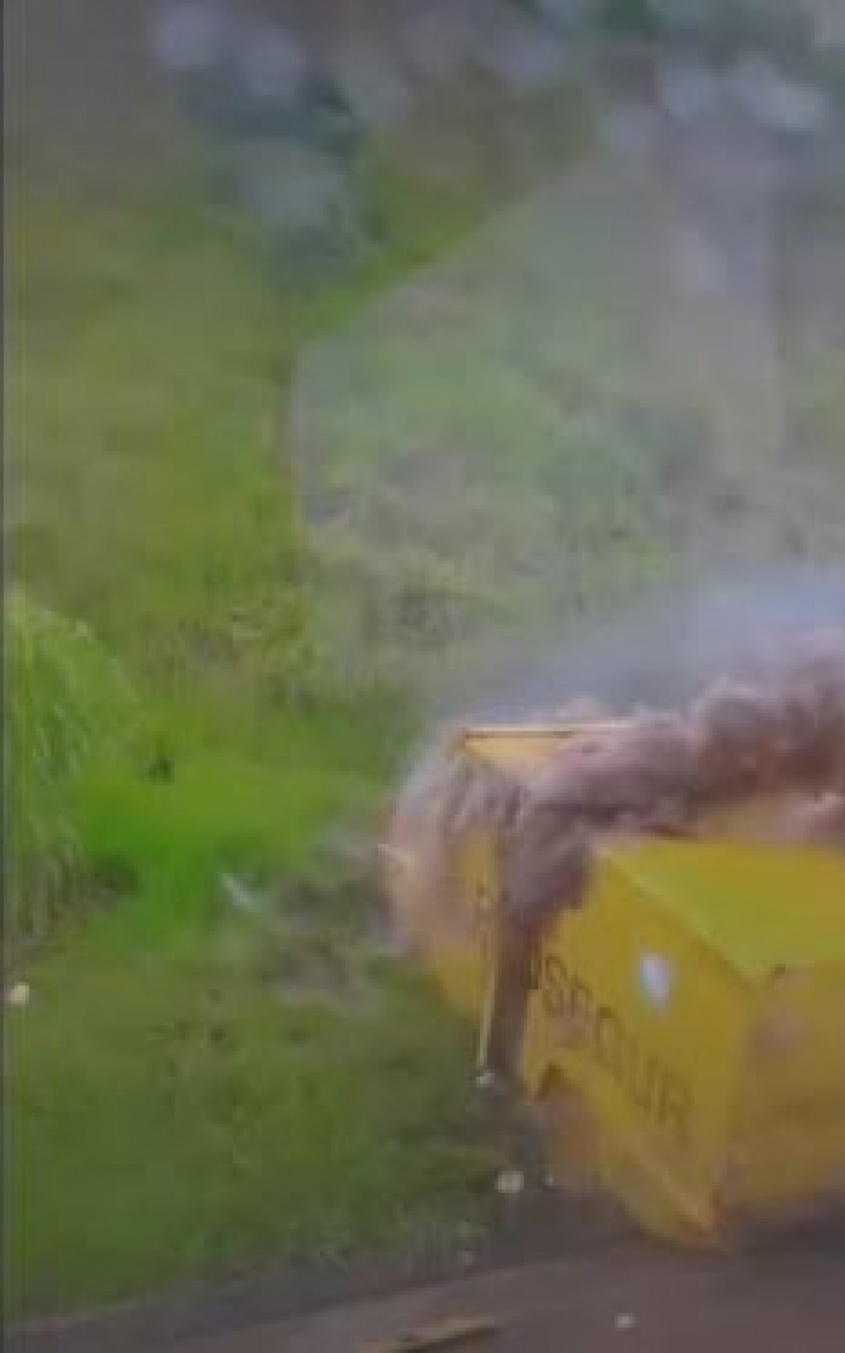 O carro-forte pegou fogo logo ao sair da pista - Ana Fernanda Freire