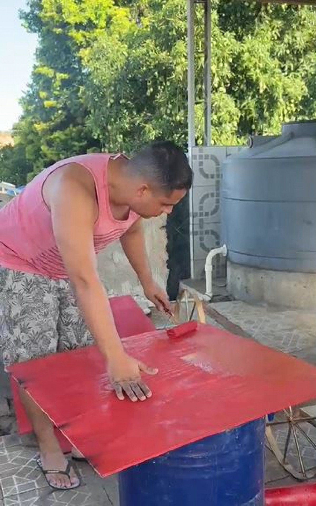 Pintura do trenzinho do Papai Noel para decoração - Arquivo Pessoal