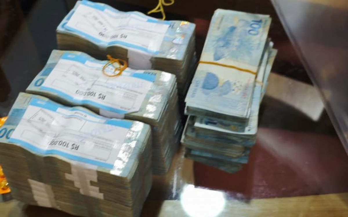 Policiais federais apreenderam grande quantia em dinheiro durante opera&ccedil;&atilde;o