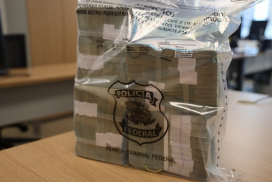 PF apreende R$ 430 mil em dinheiro vivo na casa de líder do PL Sóstenes Cavalcante 