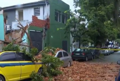 Casa desaba no Rio Comprido