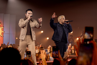 Matheus e Kauan gravam audiovisual 'Astral' com participação de Lauana Prado