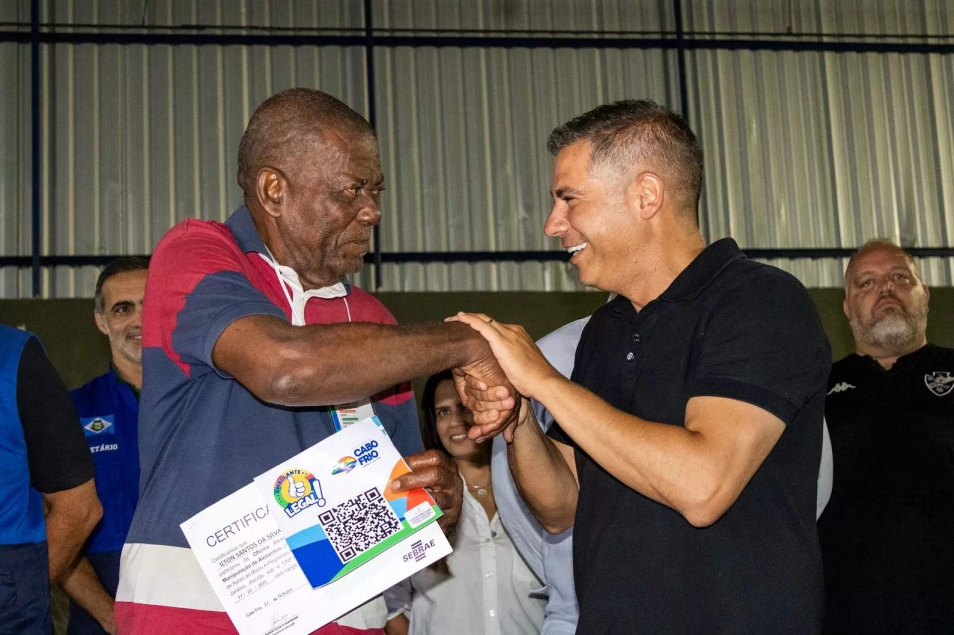 Cerimônia para entrega dos crachás aos ambulantes  - Ascom