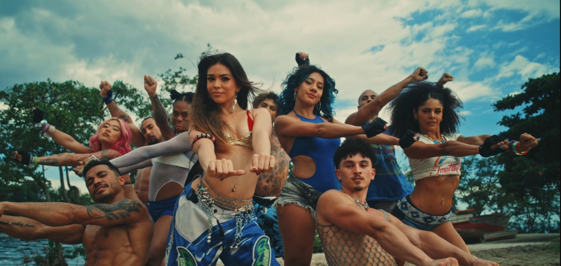 Melody em clipe da música 'Jetski' - Reprodução / X