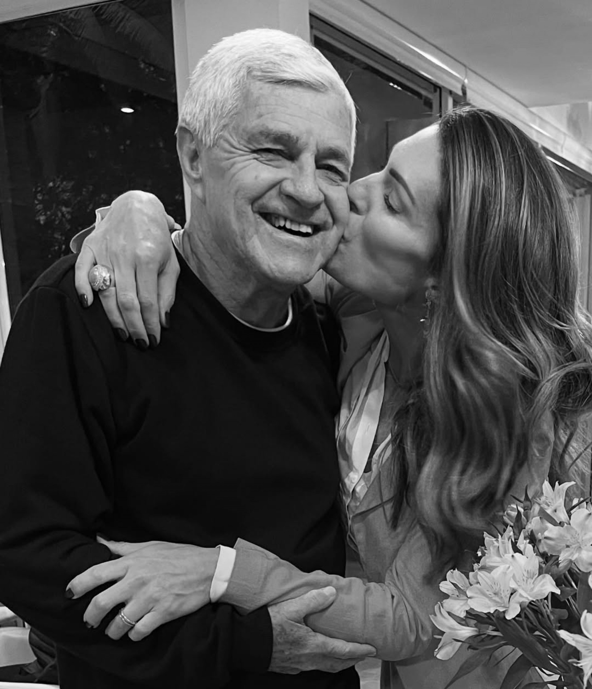 Elaine Mickely comunicou a morte do pai, Manoel, em publicação nas redes sociais - Reprodução/Instagram