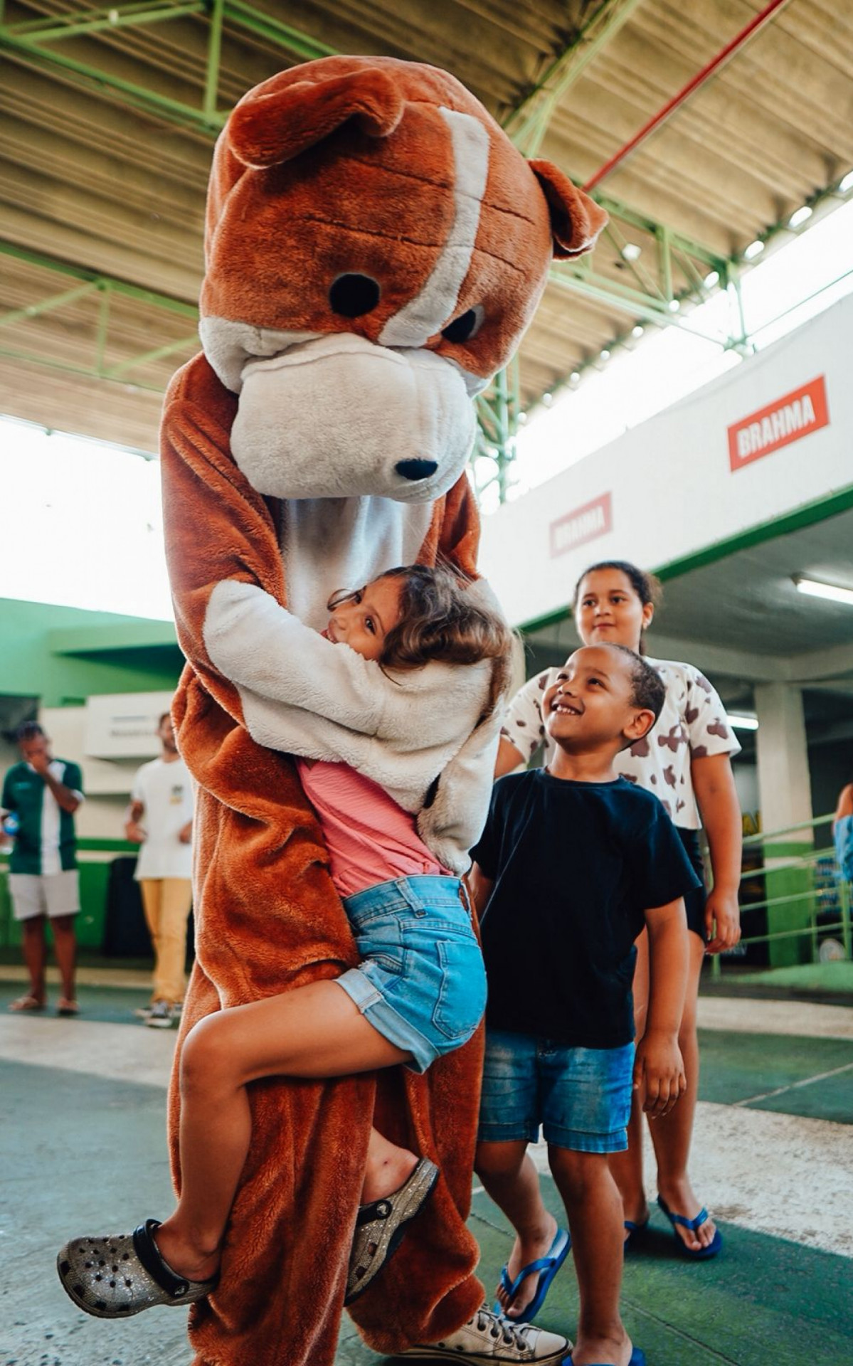 Imperatriz Leopoldinense promove ação de Natal para crianças 