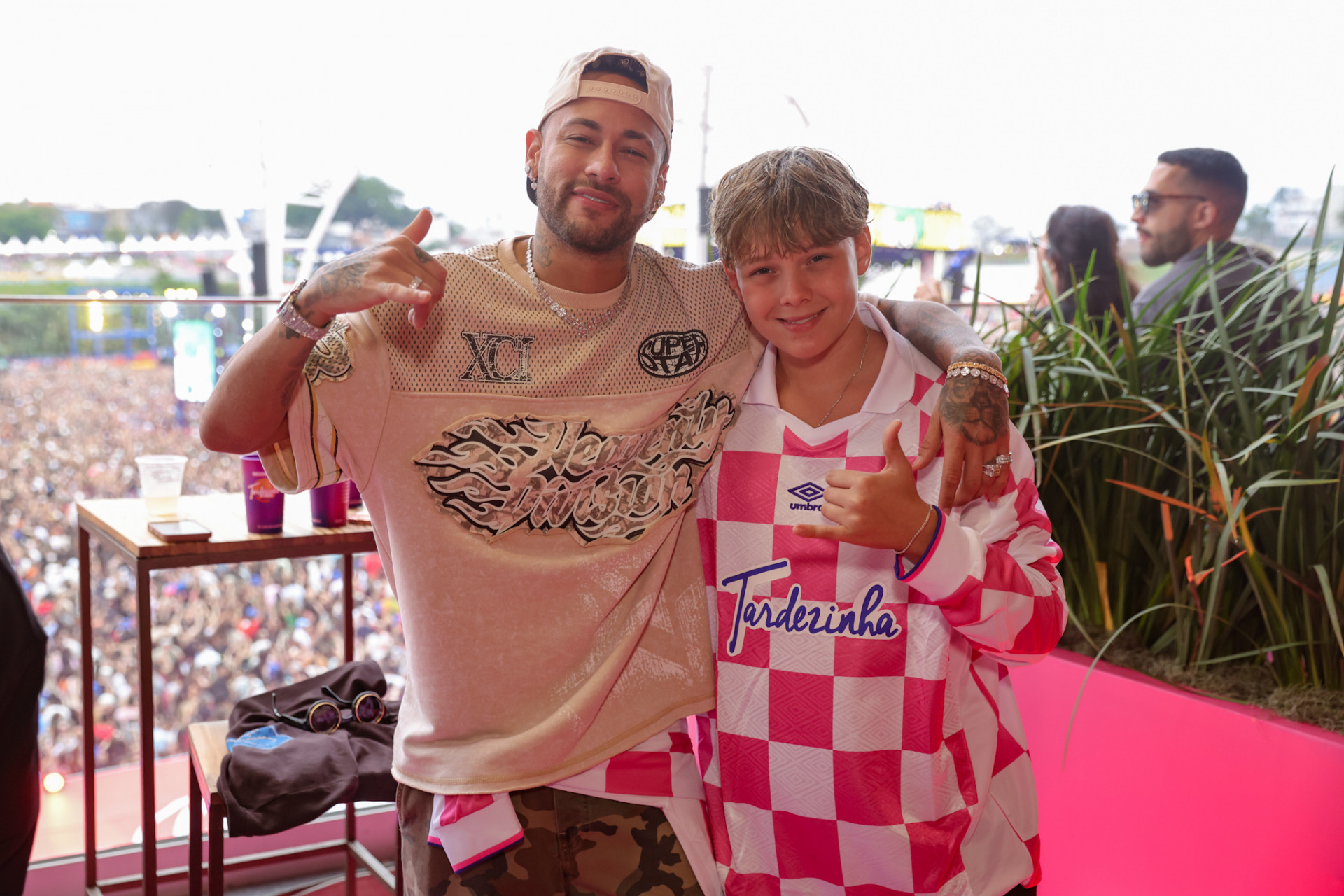 Neymar com o filho no encerramento do 'Tardezinha'  - Reprodução/Lucas Ramos/Brazil News